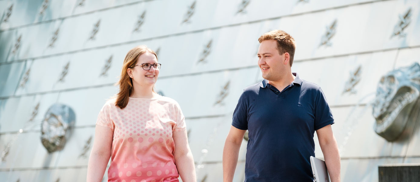 man en vrouw lopend