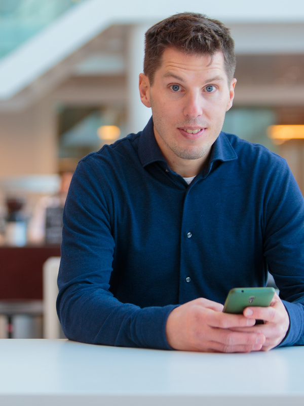 Jeroen Ewes is analist bij de Belastingdienst