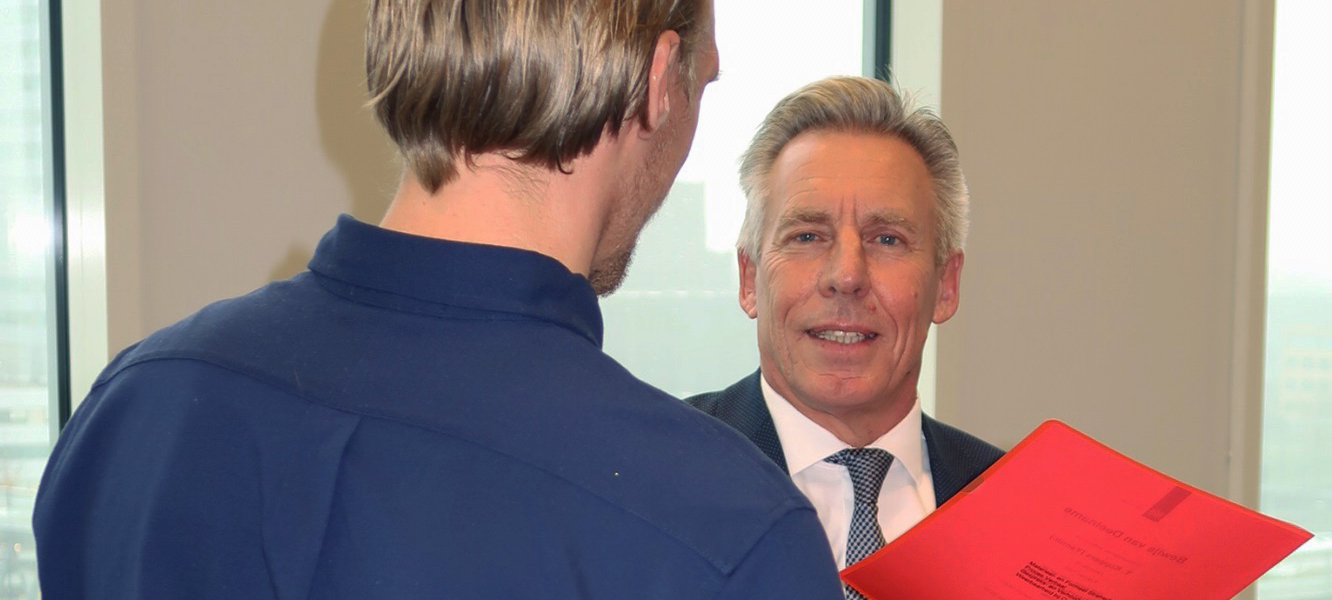 Uitreiking certificaat FIOD