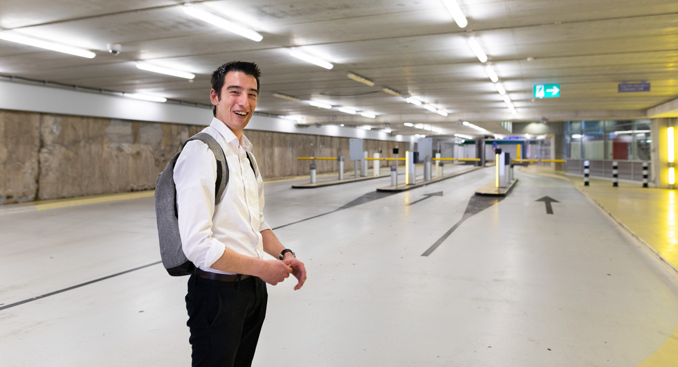 Robert Riteco in parkeergarage, foto van Willem de Kam