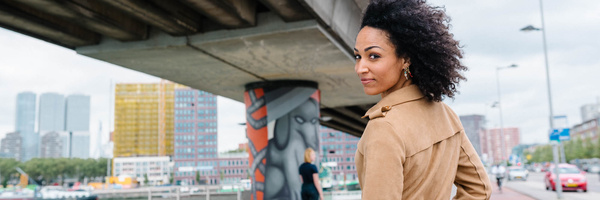 Karima Zerdeb in Rotterdam, foto van Willem de Kam