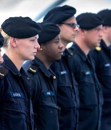 Marinepersoneel opgesteld
