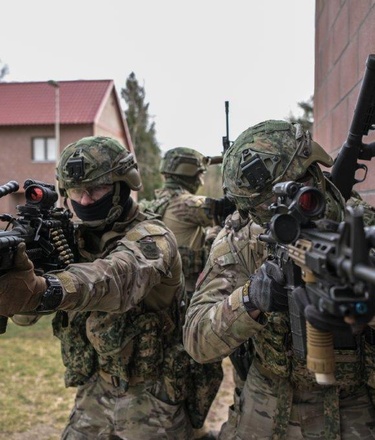 Infanteristen in verstedelijkt gebied